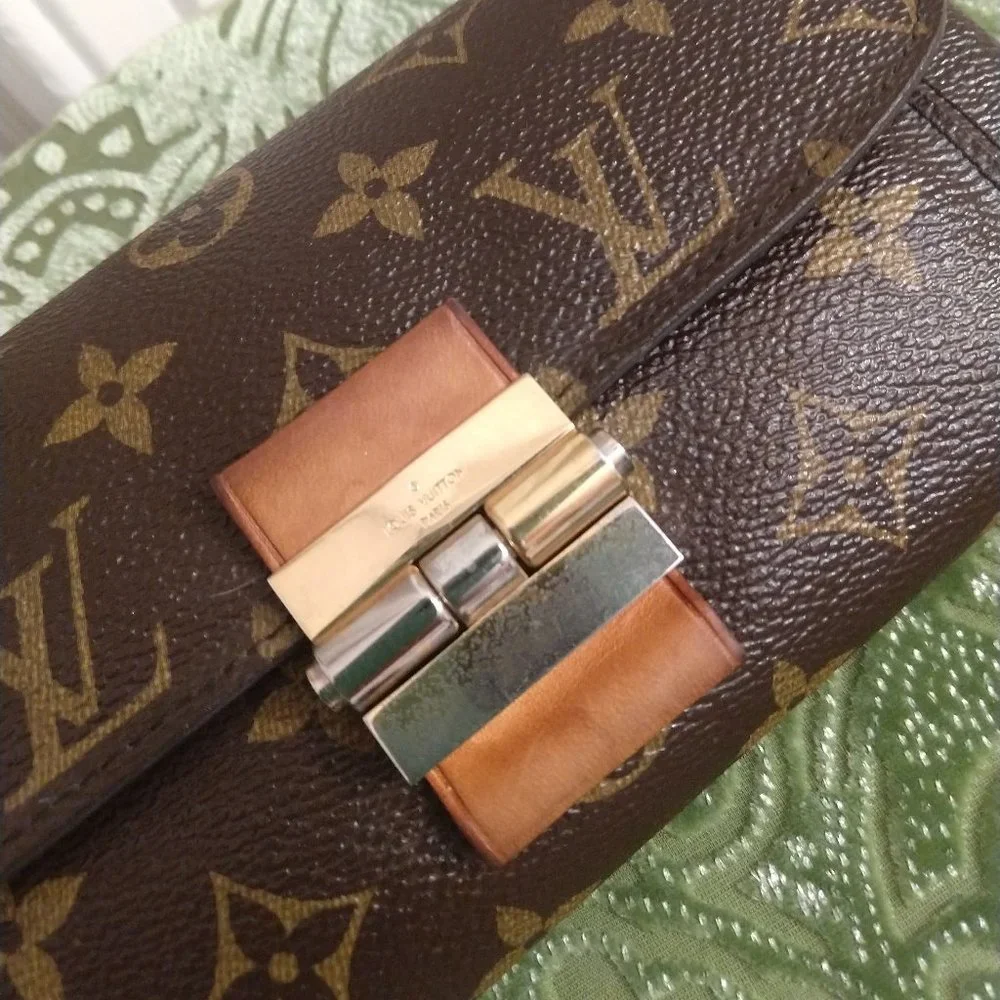 Louis Vuitton Monogram Elysee Wallet - Picture 5 of 15